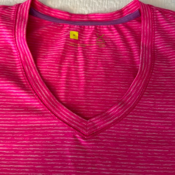 Worn out wear. 3 Pieces. Worn but good condition. All Pieces are size M - Picture 11 of 13